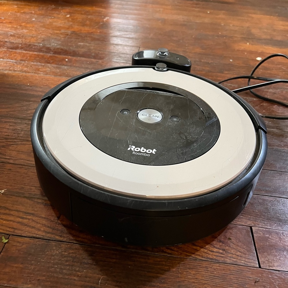 iRobot Roomba Vacuum Cleaner - Black and Silver